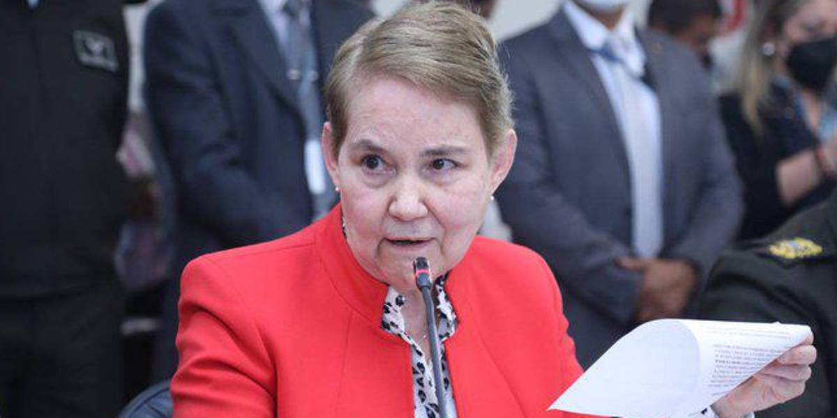 Contingente policial afuera del CPCCS fue solicitado por Hernán Ulloa, confirma ministra de Gobierno