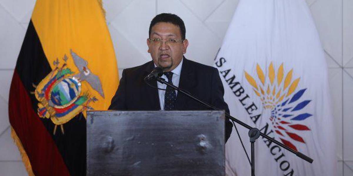 Saquicela busca conformación de comisión entre Ejecutivo y Legislativo para agilizar trámite de leyes