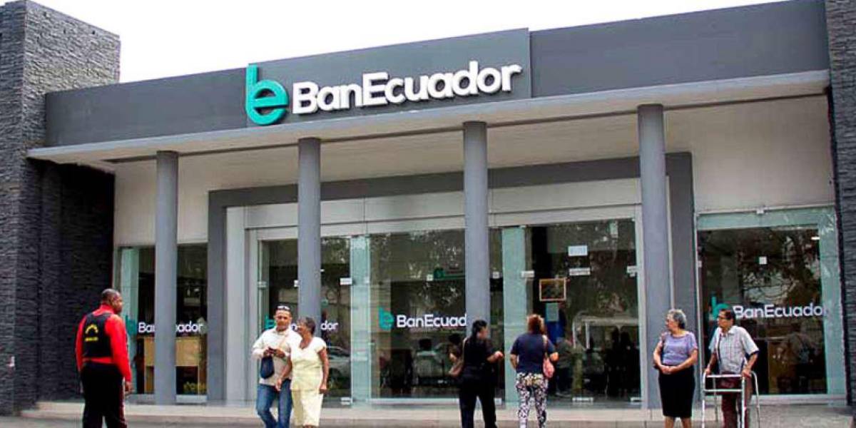 BanEcuador alerta de estafas por WhatsApp