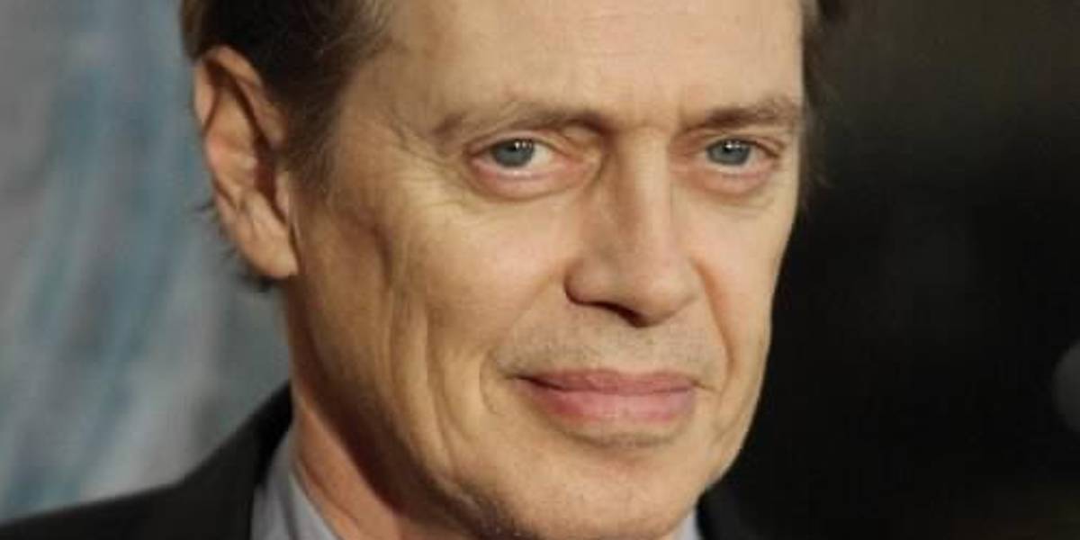 El actor Steve Buscemi fue atacado con un puñetazo en la cara mientras caminaba en Nueva York