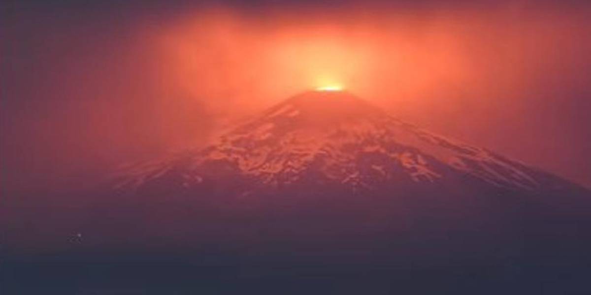 Video | Una tormenta eléctrica sobre un volcán en Chile ilumina la noche