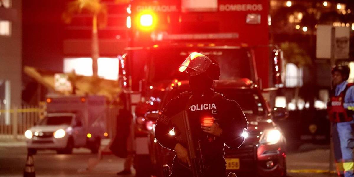 Explosión con coche bomba en Guayaquil: lo que se sabe del atentado cerca de un centro comercial