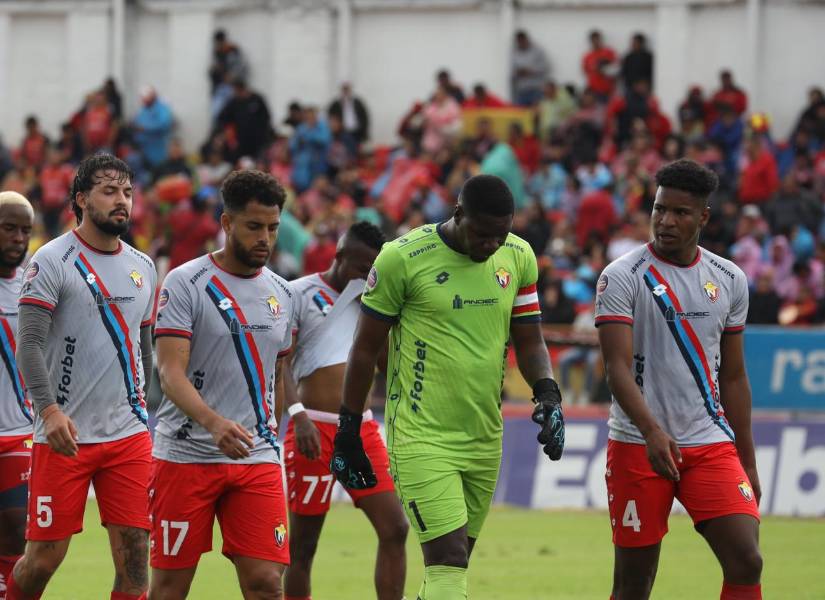 Los jugaodres de El Nacional llevan varios meses sin pagos.