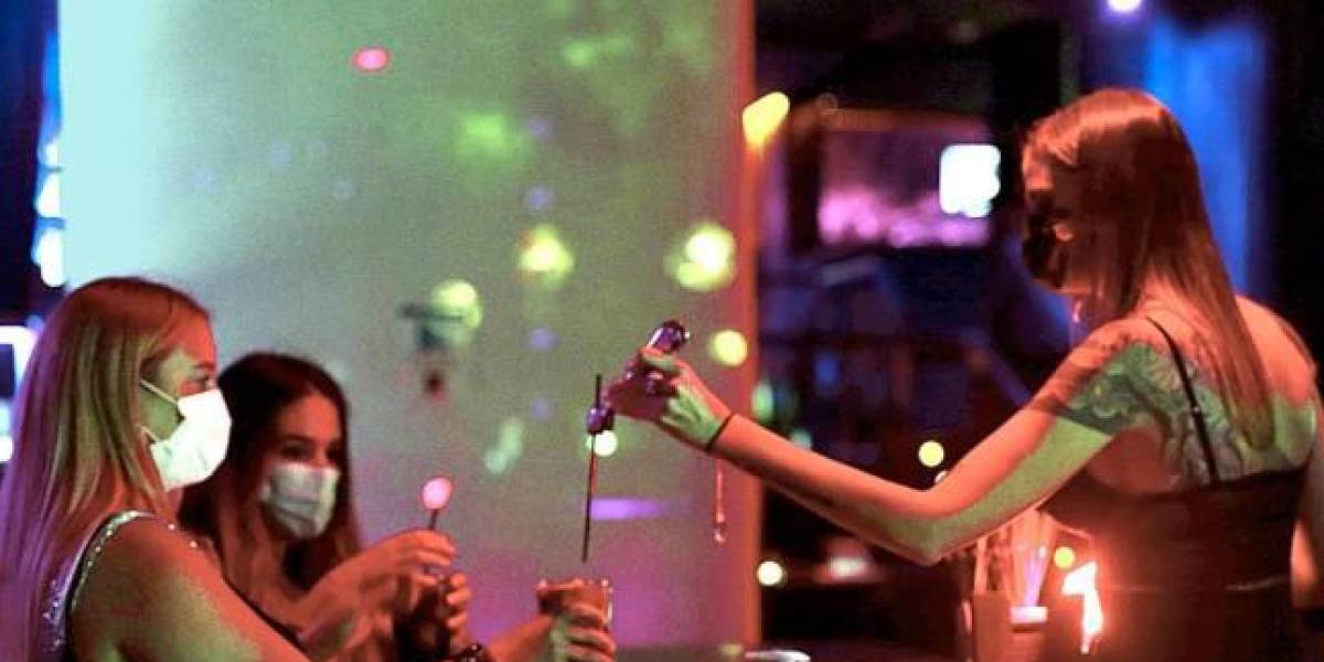 Bares y discotecas en Quito abren de a poco, con aforo reducido y medidas de bioseguridad