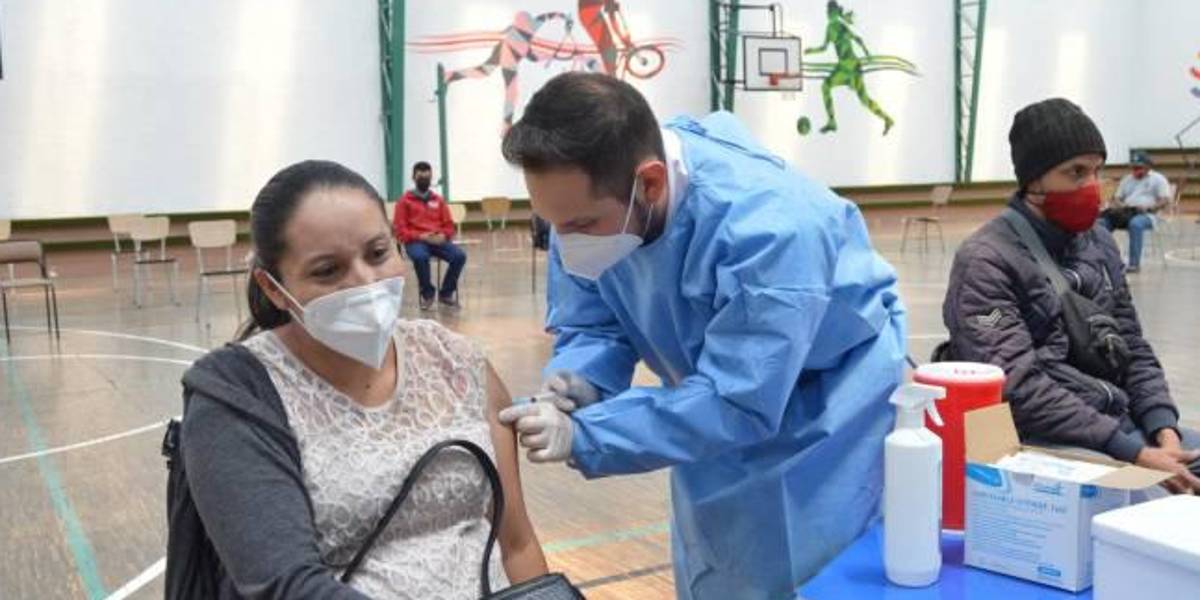 Centros de vacunación de todo el país no atenderán este lunes 9 de agosto