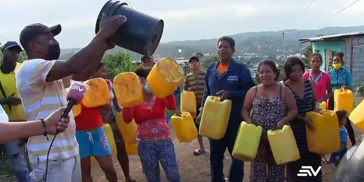 265 barrios de Esmeraldas sufren por la falta de agua potable