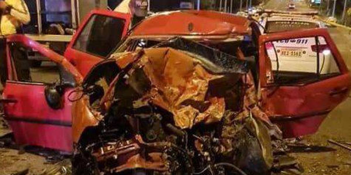 Cinco jóvenes mueren en accidente de tránsito en Cotopaxi