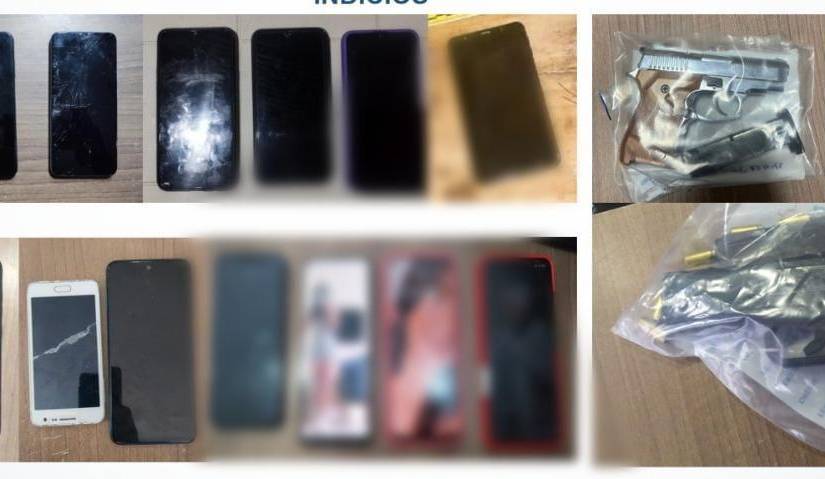 Armas y celulares fueron incautadas por la Policía.