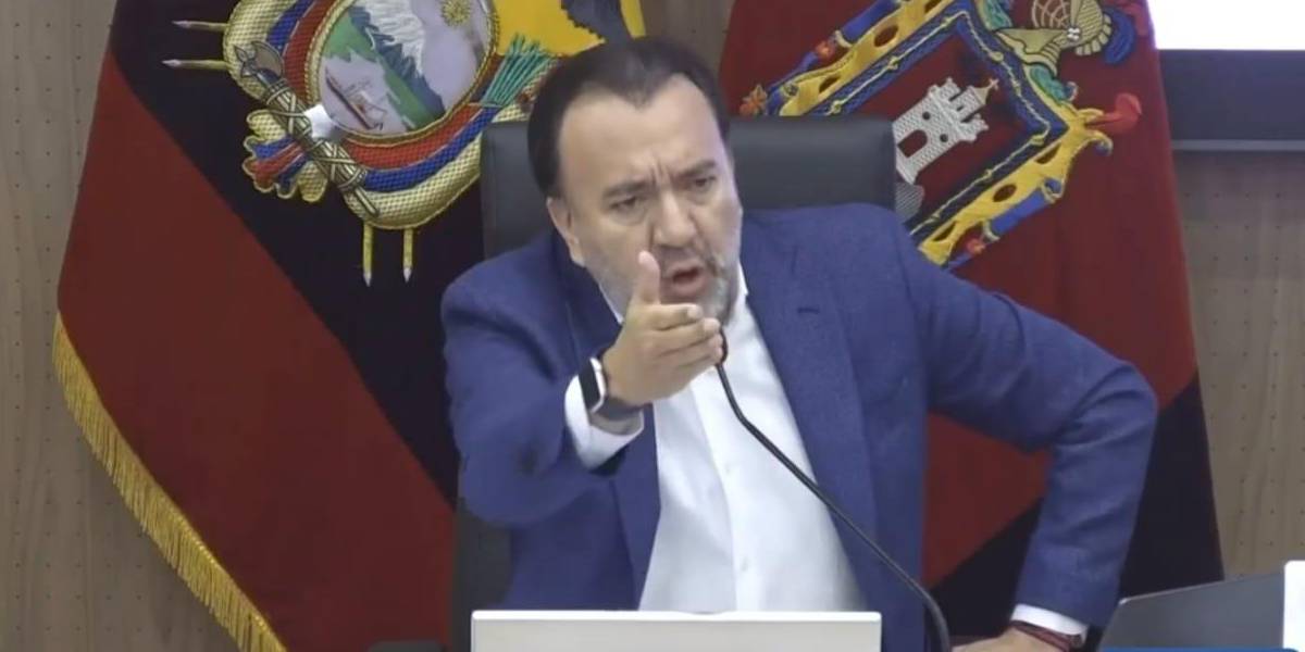 Concejo Metropolitano de Quito: fricciones entre el concejal Merino y el alcalde Muñoz por polémico contrato de hornado