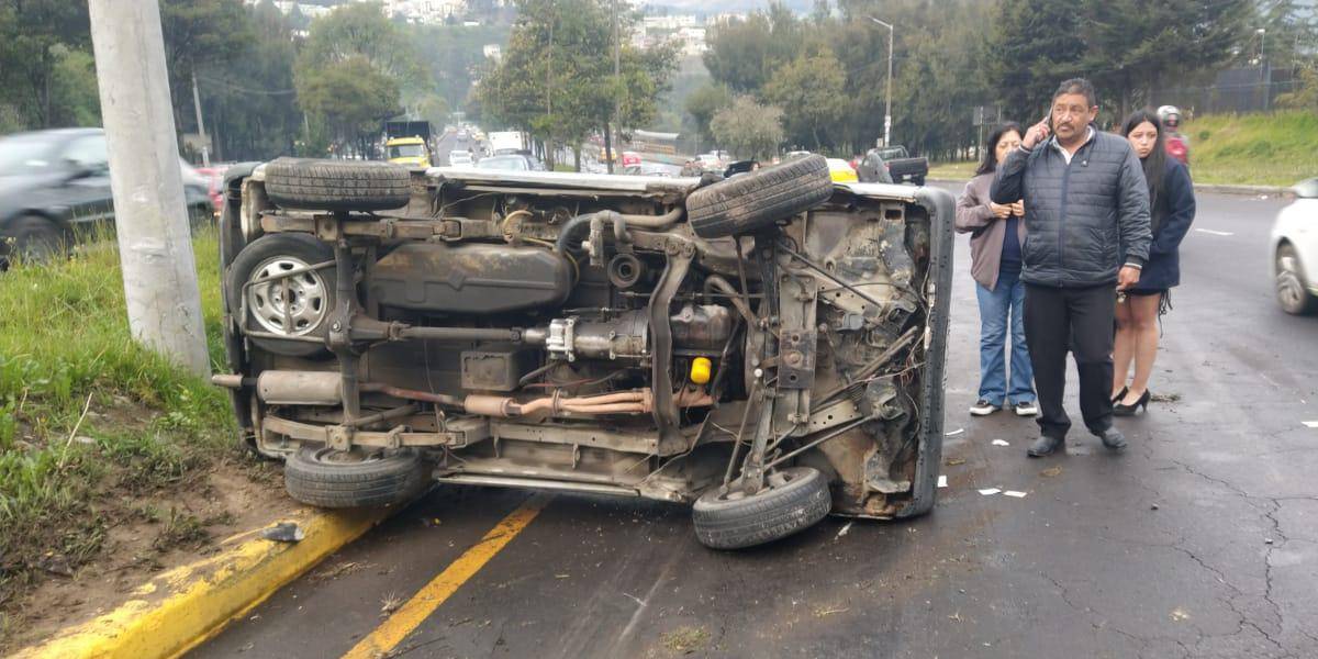 Quito: varios accidentes de tránsito complican la movilidad