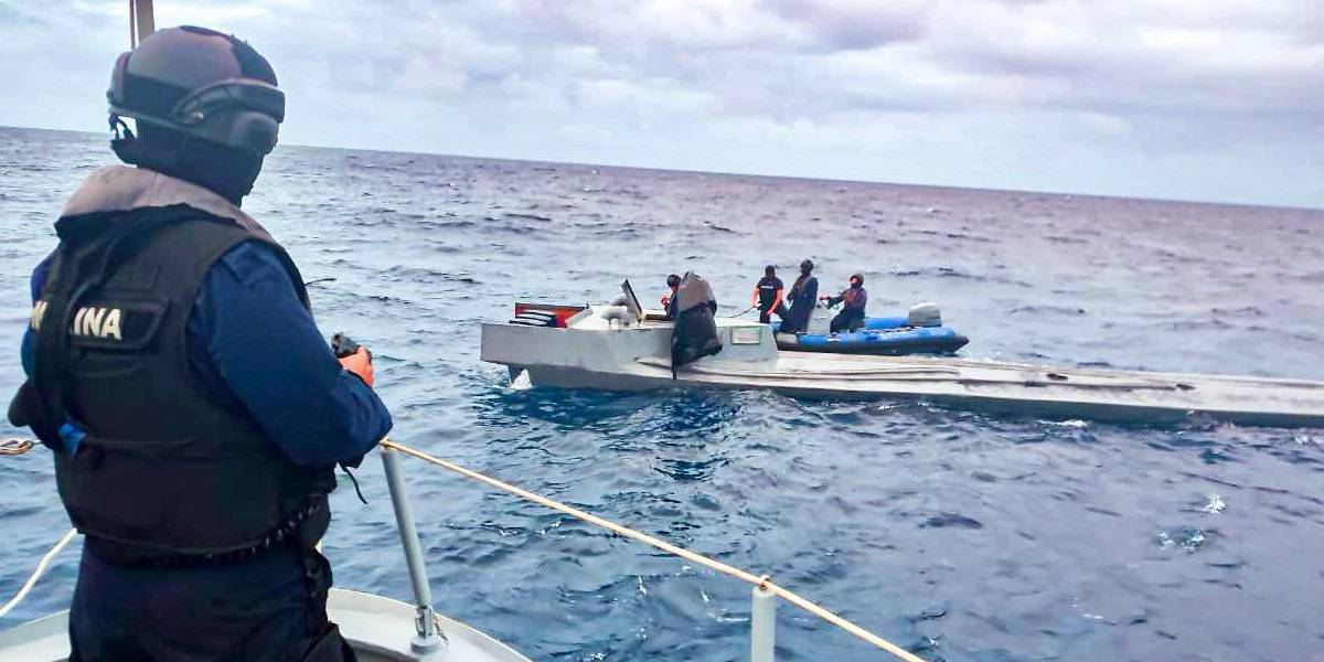 Prisión preventiva se dictó para tres extranjeros que transportaban más de tres toneladas de droga en Esmeraldas