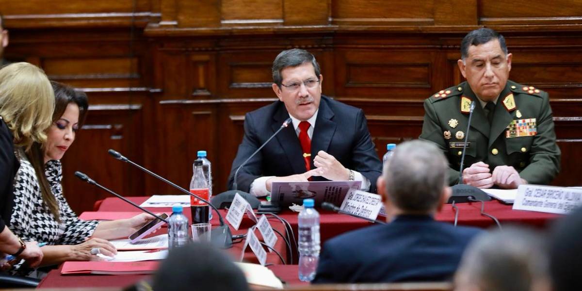 Perú asegura que no hay evidencia de que criminales en Ecuador posean armamento suyo