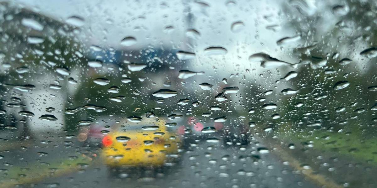 Llovizna, frío y niebla se reportan en diferentes sectores de Quito, este 31 de marzo