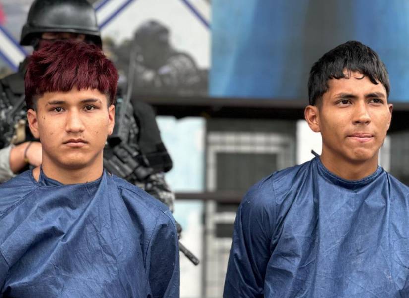 Imagen de Ángelo M. y Brayan V., sospechosos de matar a Hugo Obando y al policía Rubén Chávez en Durán.