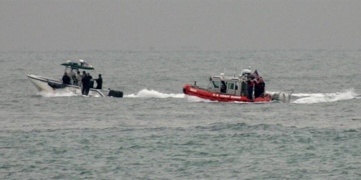 Una avioneta que sobrevolaba los Cayos cae al Golfo de México y rescatan a su ocupante