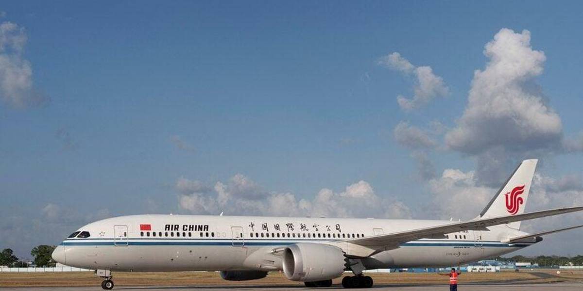 Video | Un vuelo de Air China realiza aterrizaje de emergencia tras incendio de equipaje