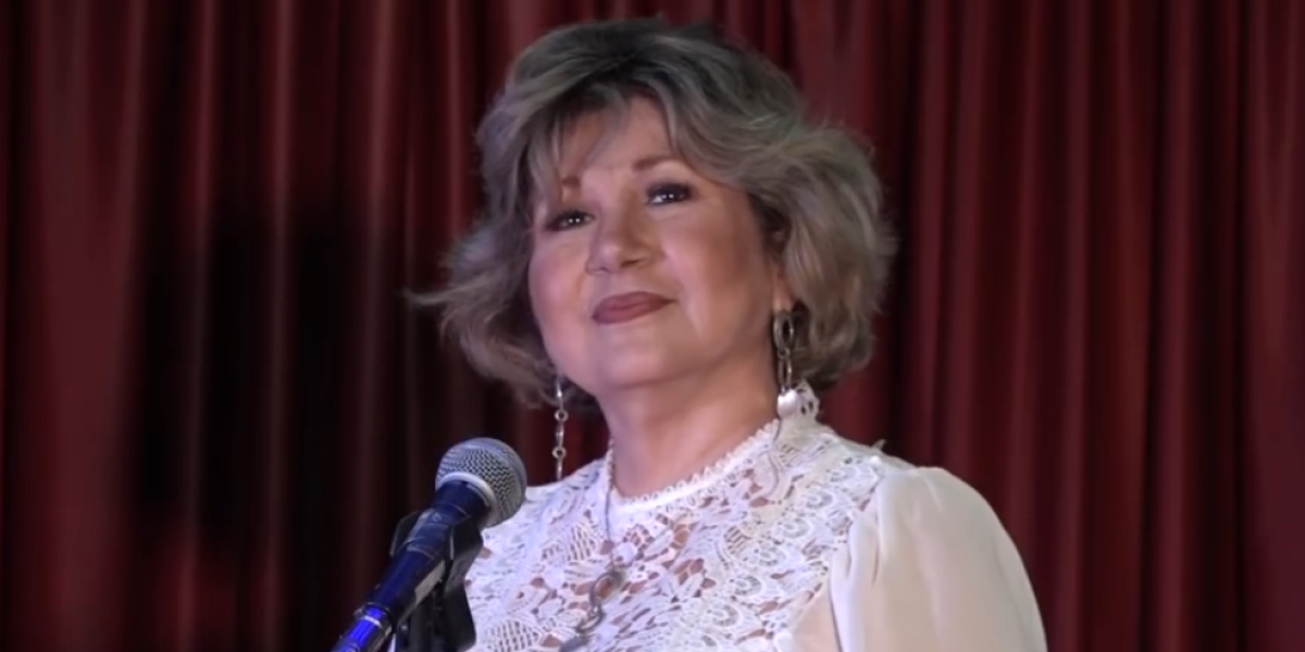 La soprano guayaquileña Astrid Achi, quien padece cáncer de pulmón, está hospitalizada