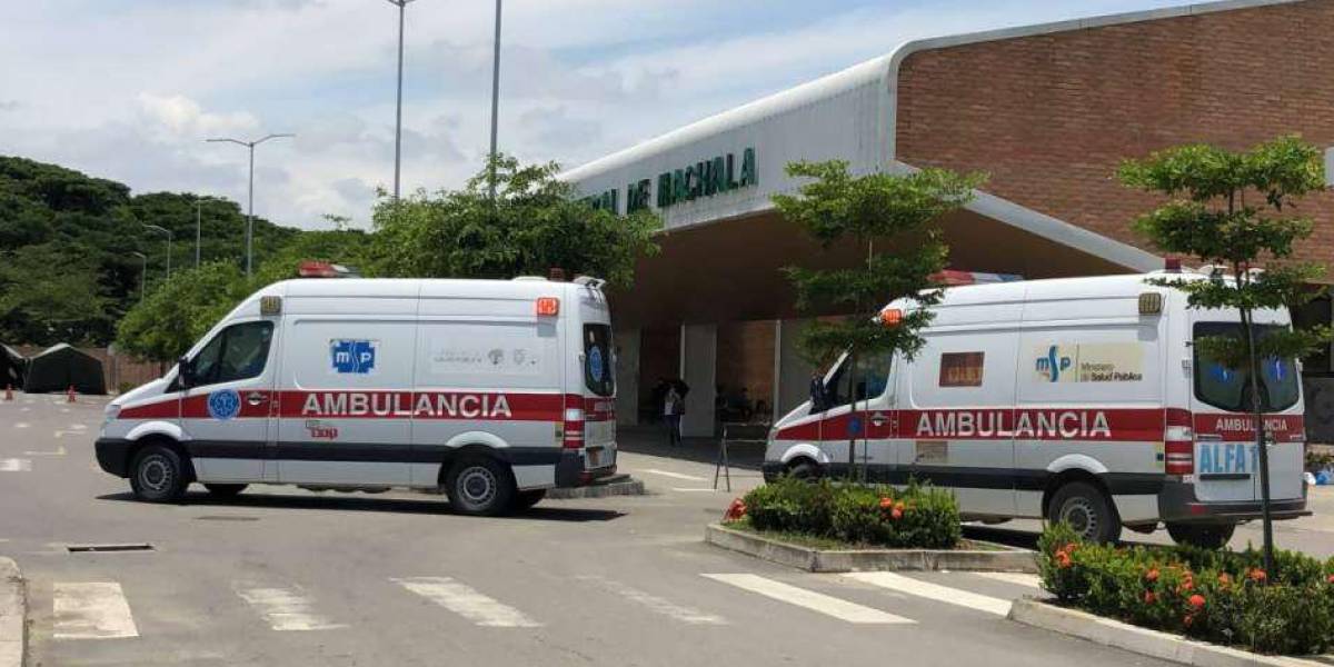 Comisión Nacional Anticorrupción pide transparencia en la compra de 322 ambulancias