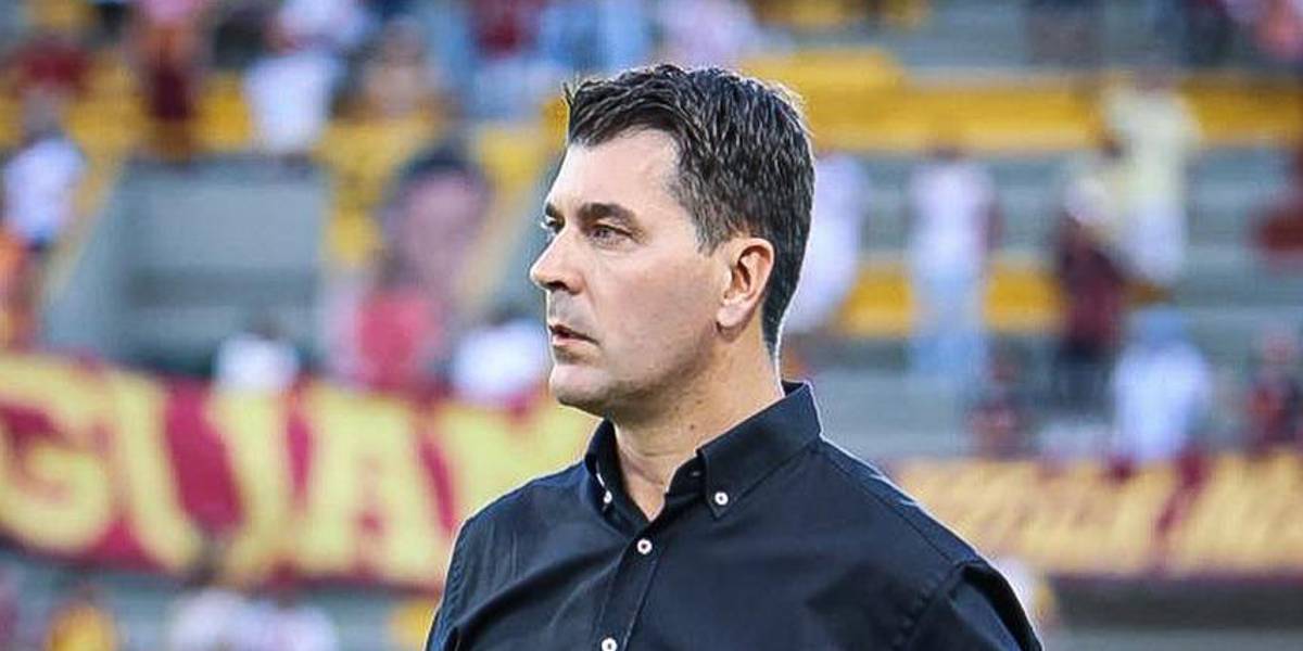 ¿Cuándo debuta Ismael Rescalvo como nuevo entrenador de Barcelona SC?