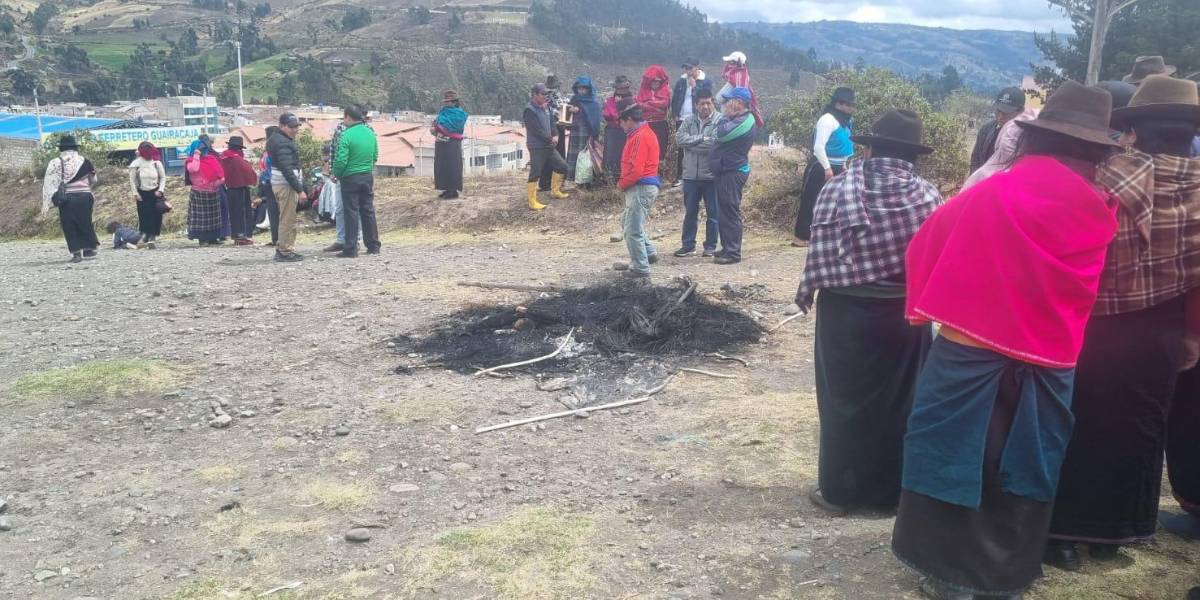 Guamote: el hombre acusado de extorsión fue apedreado en la cabeza antes de ser incinerado