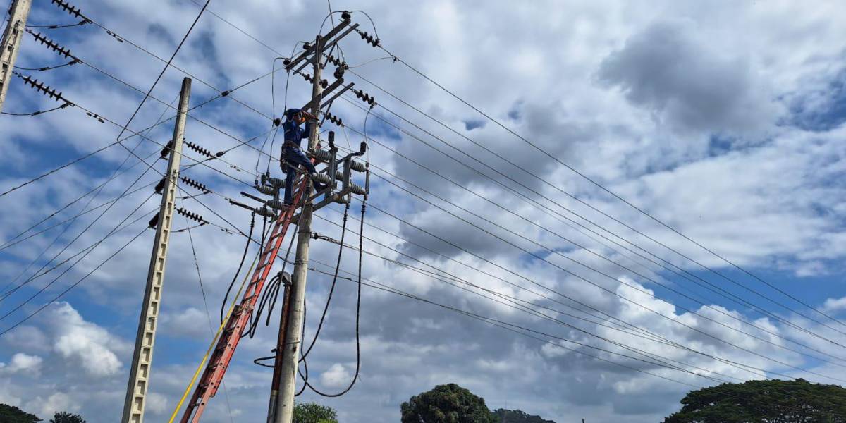 Estos son los horarios de cortes de luz en cantones de tres provincias de Ecuador para el jueves 11 de julio