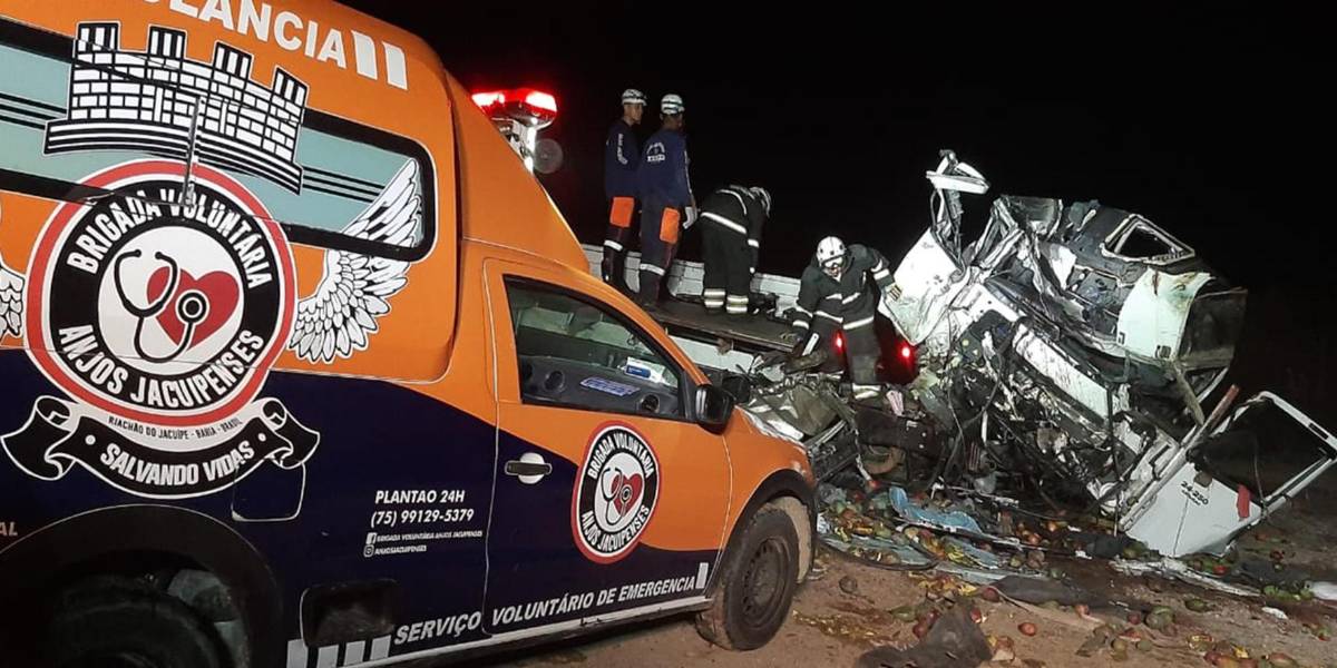 Brasil: 24 personas mueren en un choque de un autobús y camión