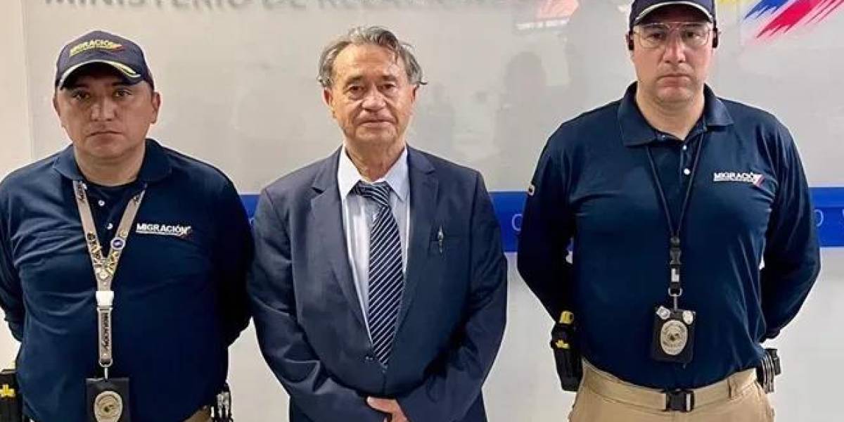 Carlos Lehder regresa a Colombia y se encuentra con su antigua mansión en ruinas