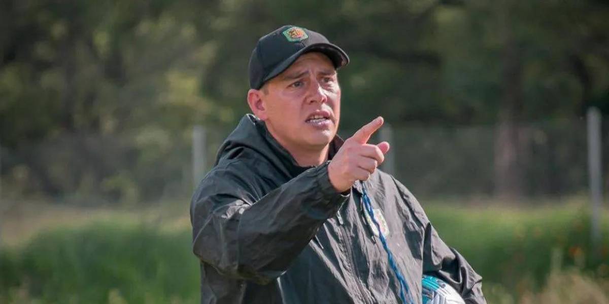 Deportivo Cuenca anuncia de manera oficial la salida del técnico Luis García