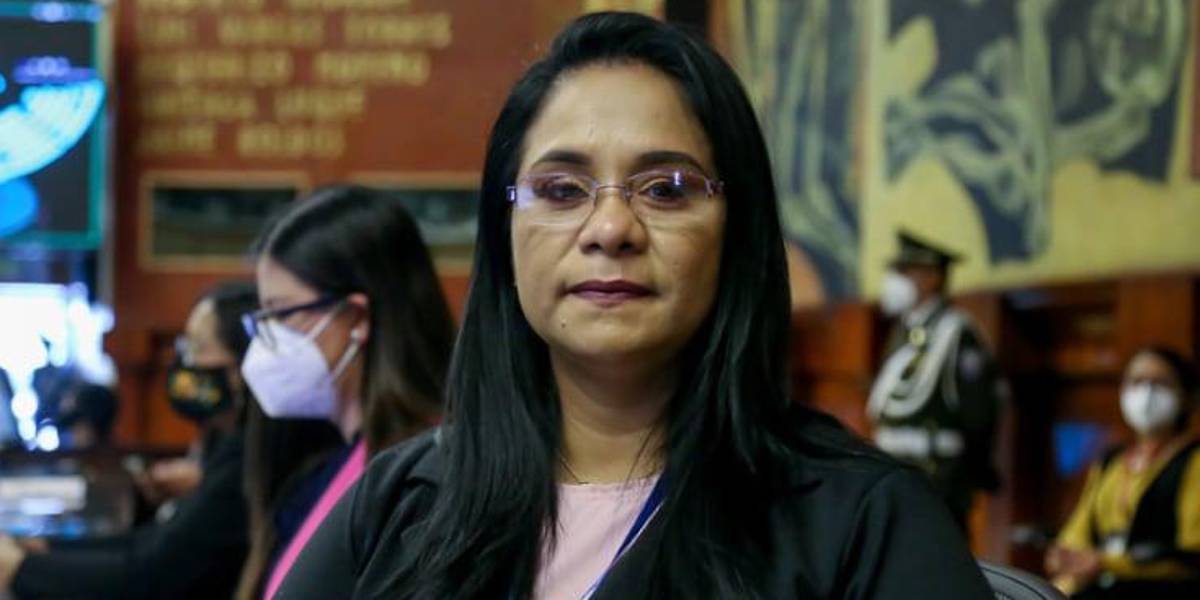 Comité de Ética unificó denuncias e inició investigación contra asambleísta Bella Jiménez