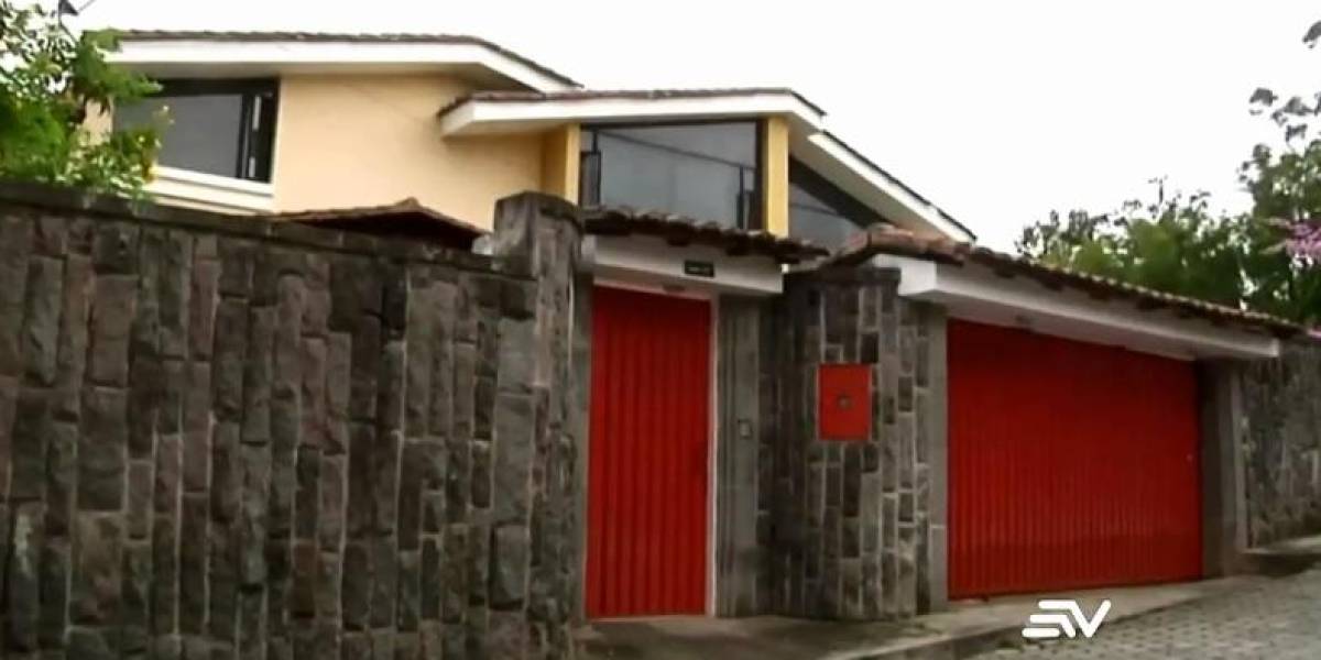 Galo Chiriboga podría enfrentar cargos por la supuesta apropiación ilegal de una casa en Quito