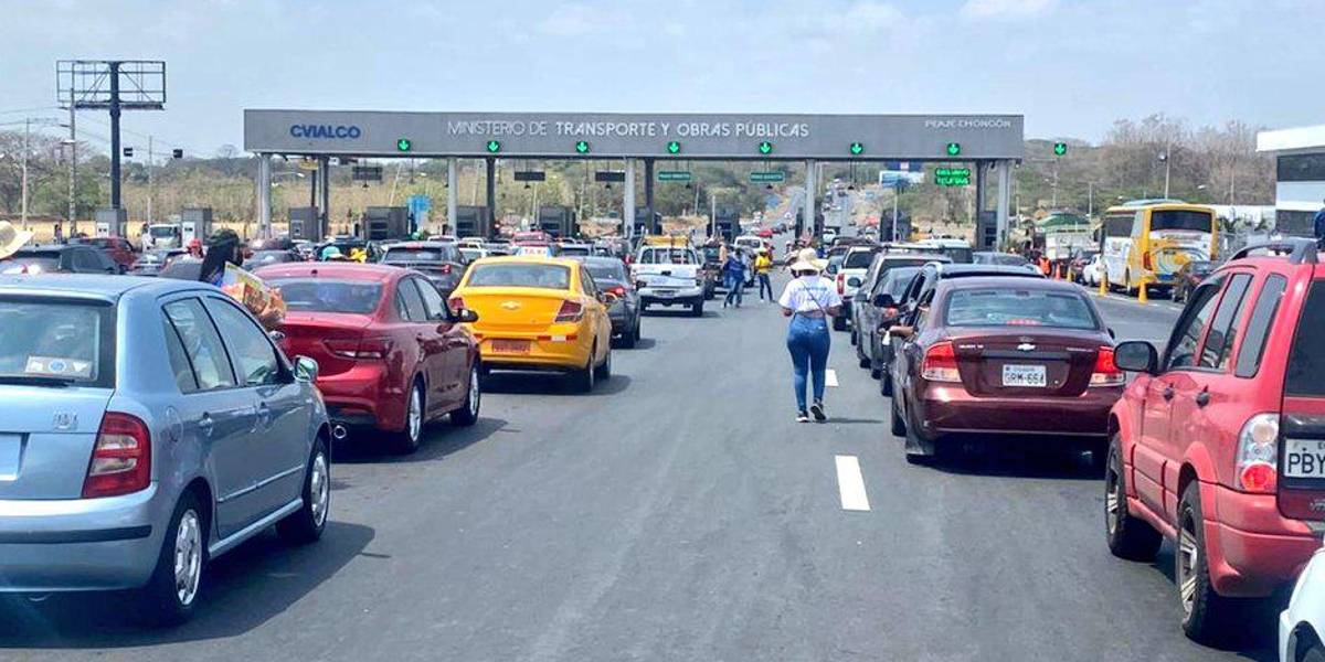 Más de 2,3 millones de personas se han movilizado por Ecuador en este feriado