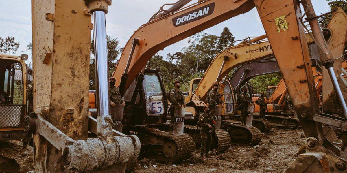 Mineros de Yutzupino han dañado excavadoras para evitar su decomiso; varias máquinas han sido encontradas en la selva