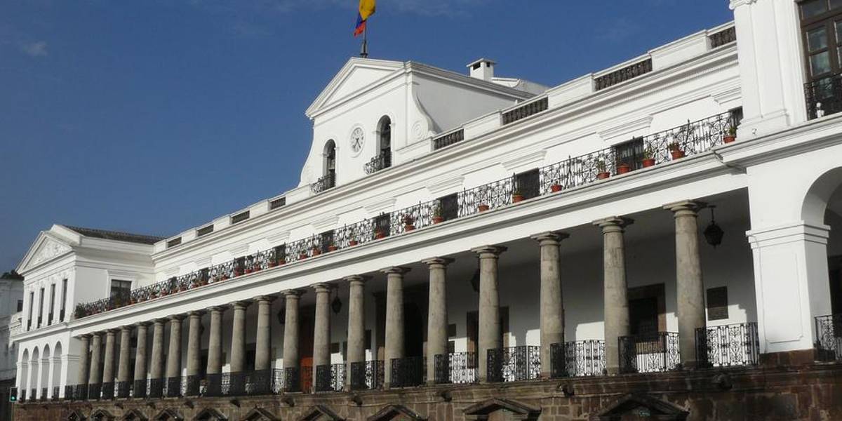 Ecuador continuará endeudándose para obtener más recursos