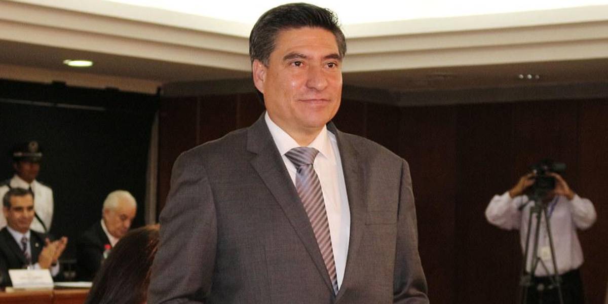 El Ministerio del Trabajo certifica que José Terán no tiene impedimento para ser juez de la Corte Constitucional