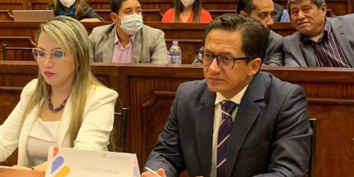 UNES confirma que no respaldará la destitución del defensor del Pueblo