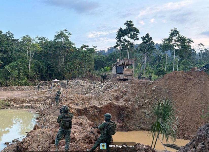 En 10 provincias se ha detectado minería ilegal en 2025. Son tres grupos criminales los que encabezan las operaciones ilícitas.