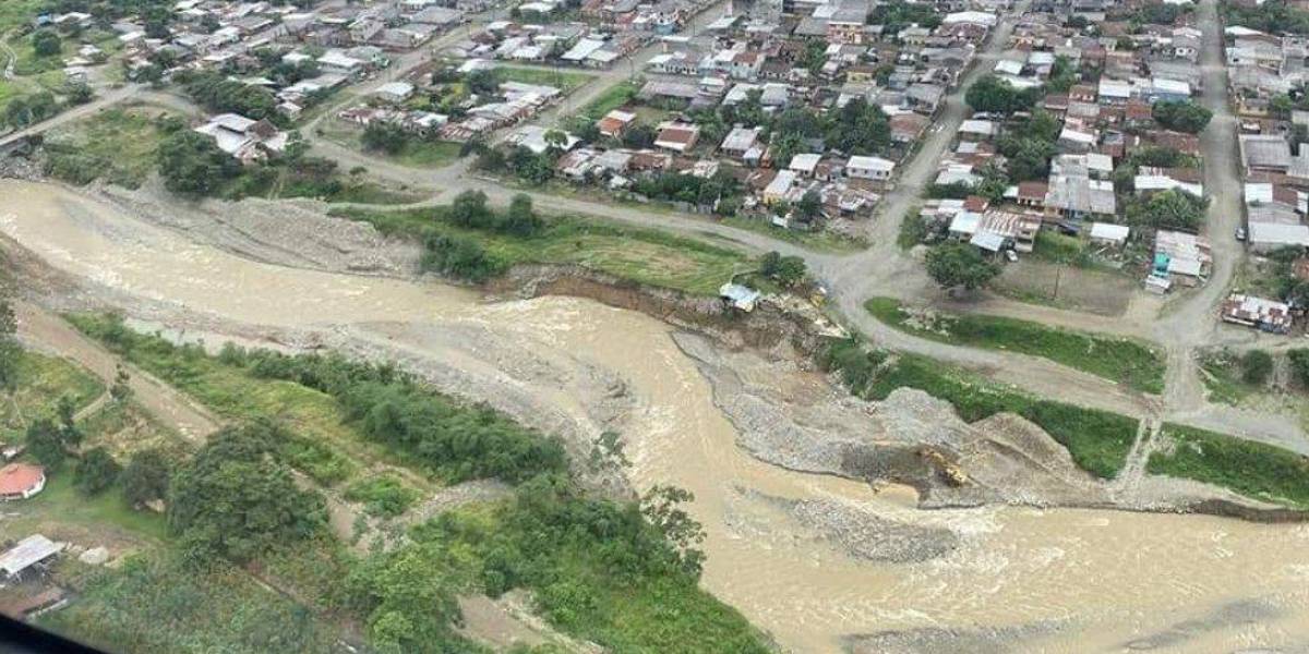 Los Ríos: al menos 3.000 familias están afectadas por el desbordamiento de afluentes