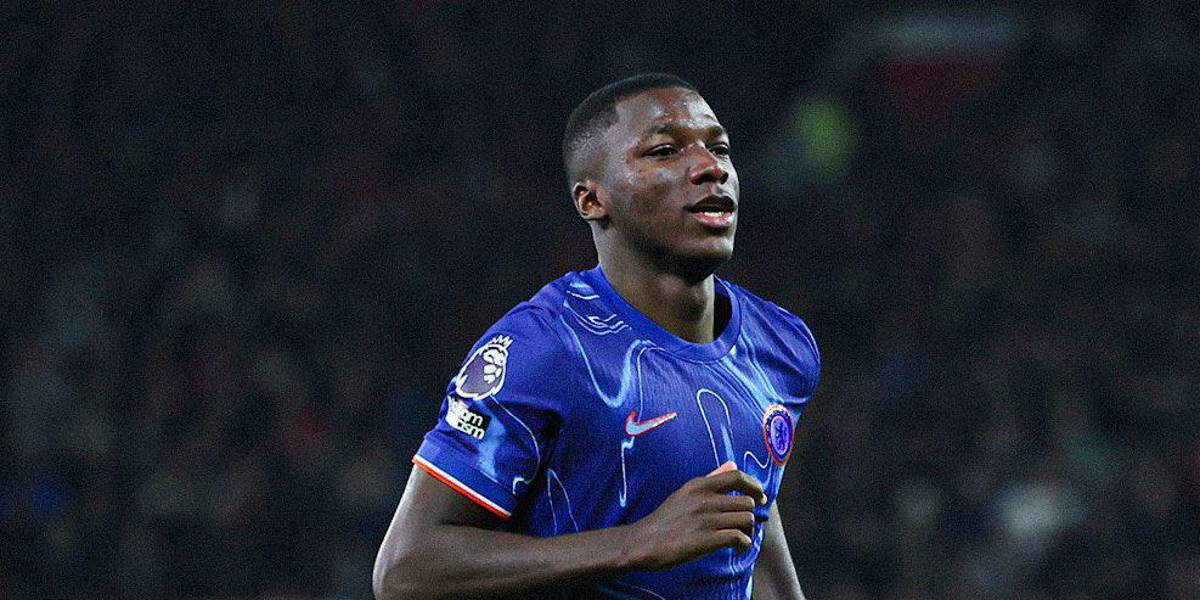 Moisés Caicedo fue convocado con el Chelsea para jugar los octavos de final de la Conference League