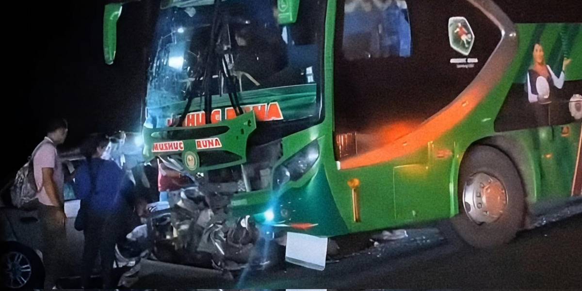 El bus que trasladaba al equipo femenino de Mushuc Runa sufrió un siniestro de tránsito