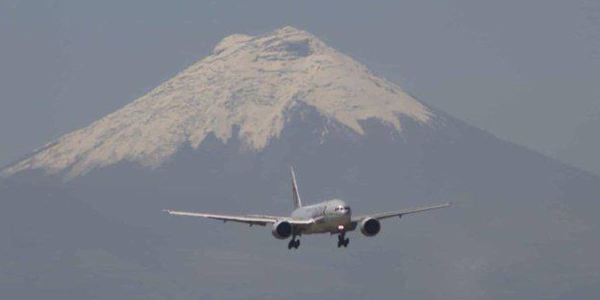 Ceniza del volcán Cotopaxi cae sobre varios sectores de Quito y Mejía