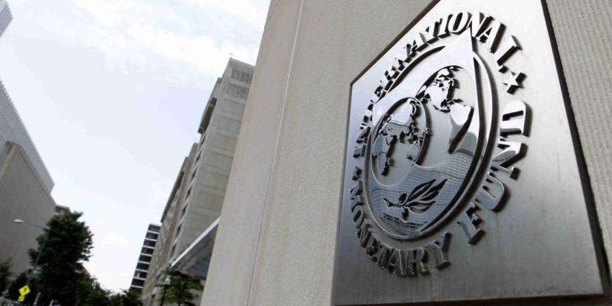 Ecuador tranquiliza al FMI y espera un nuevo desembolso en diciembre