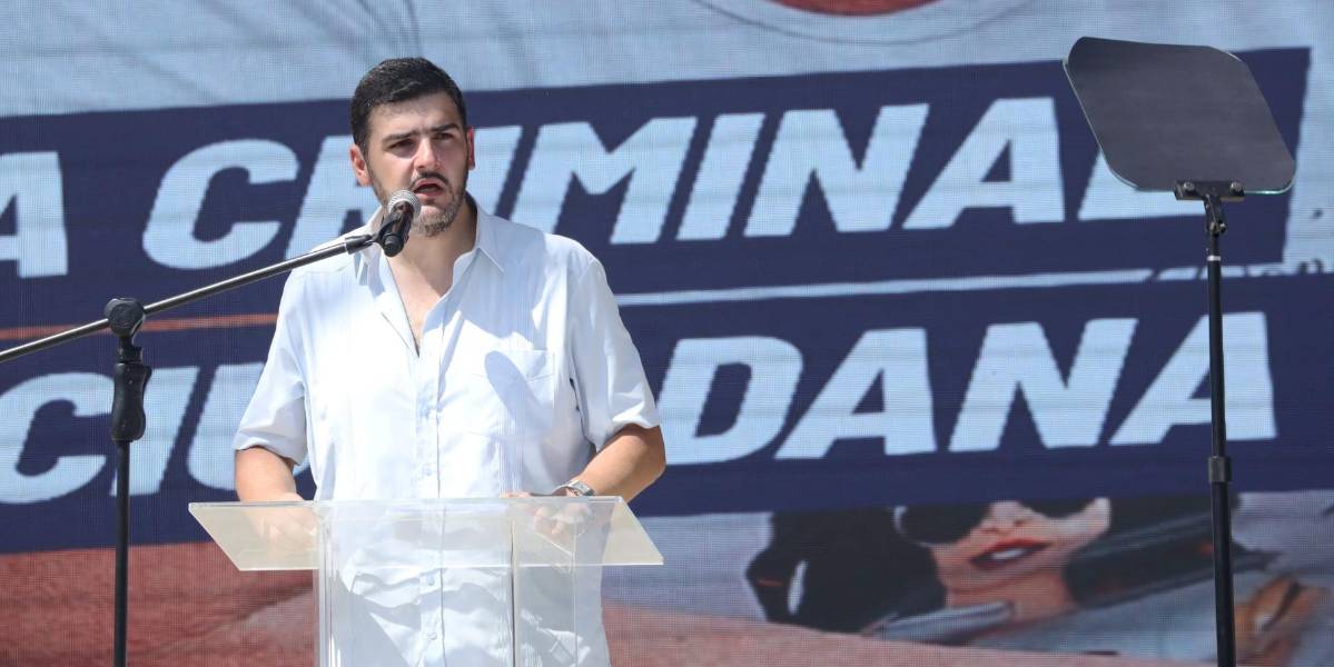 Aquiles Álvarez niega videollamada con Daniel Salcedo y denuncia persecución