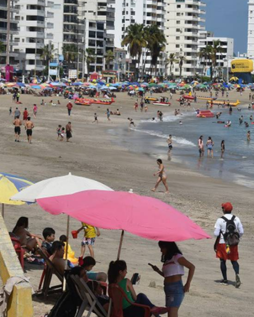 Las playas son el lugar al que más acuden los ecuatorianos durante el feriado.