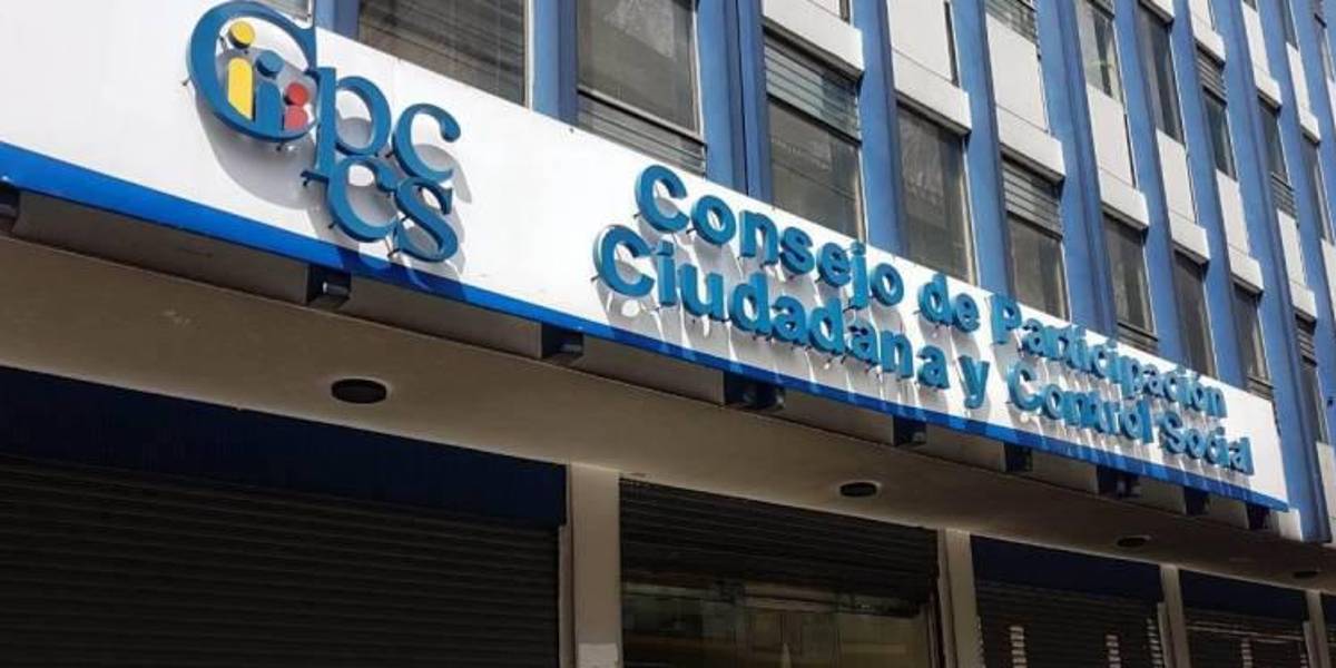 45 candidatos correrán por los 7 puestos del CPCCS