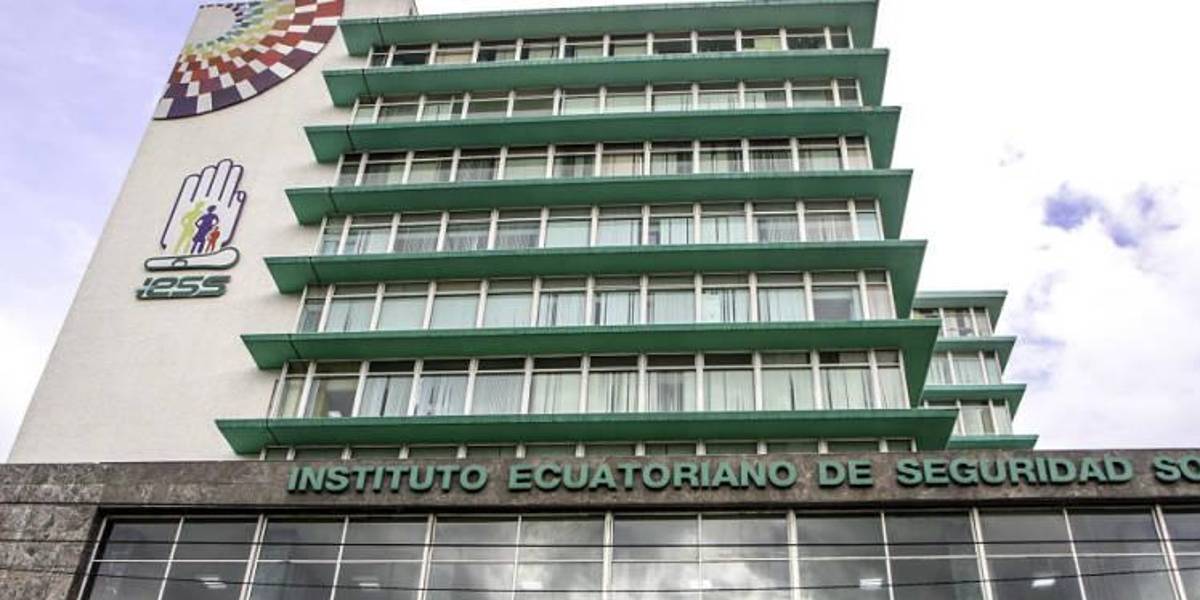 Fiscalía inició investigaciones de 3 casos de corrupción denunciados por el IESS