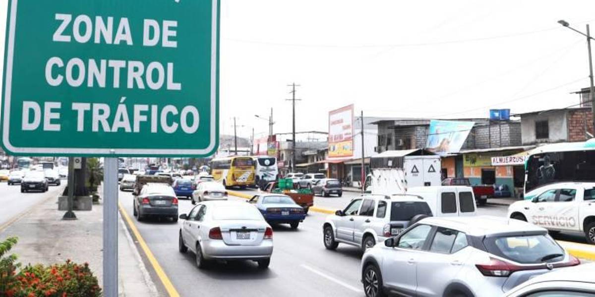 Las multas por infracciones de tránsito en Durán llegan con varios meses de retraso