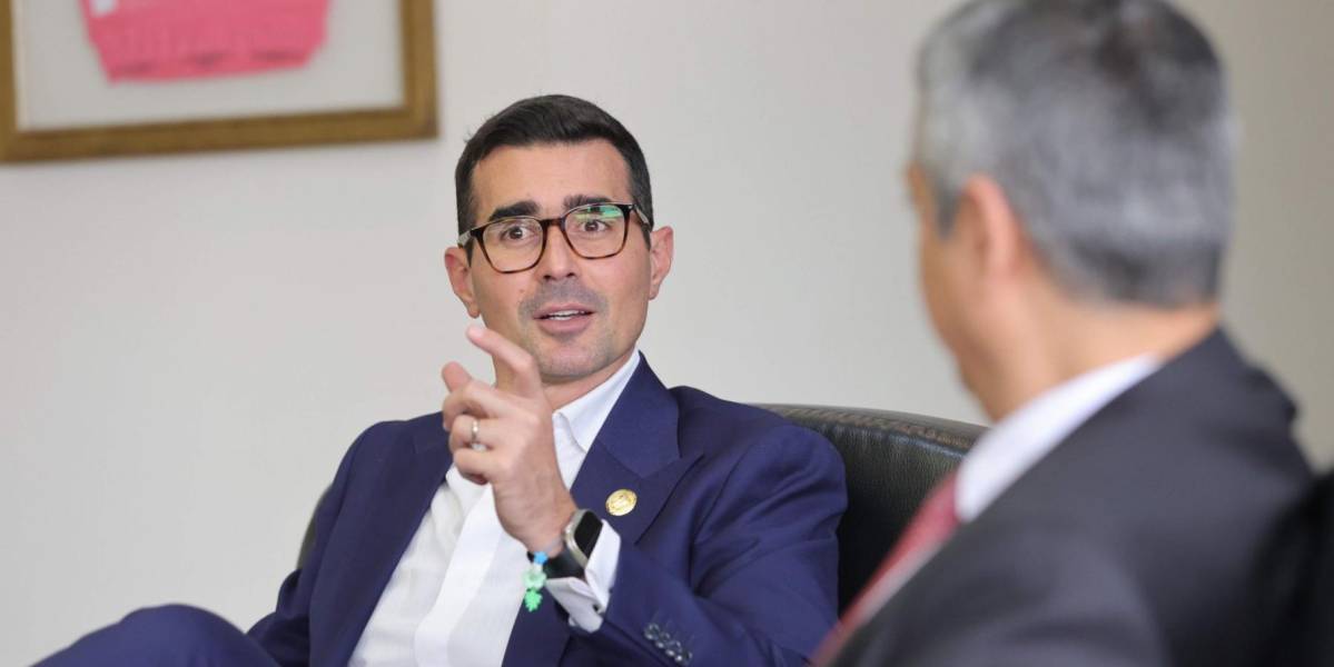 Andrés Guschmer espera pronunciamiento de la Contraloría sobre sus acciones en un medio de comunicación