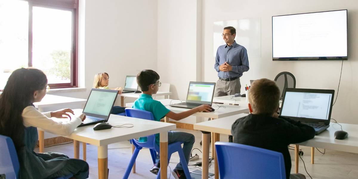 Nueve feriados habrá durante el año lectivo 2025-2026, en la Sierra y Amazonía