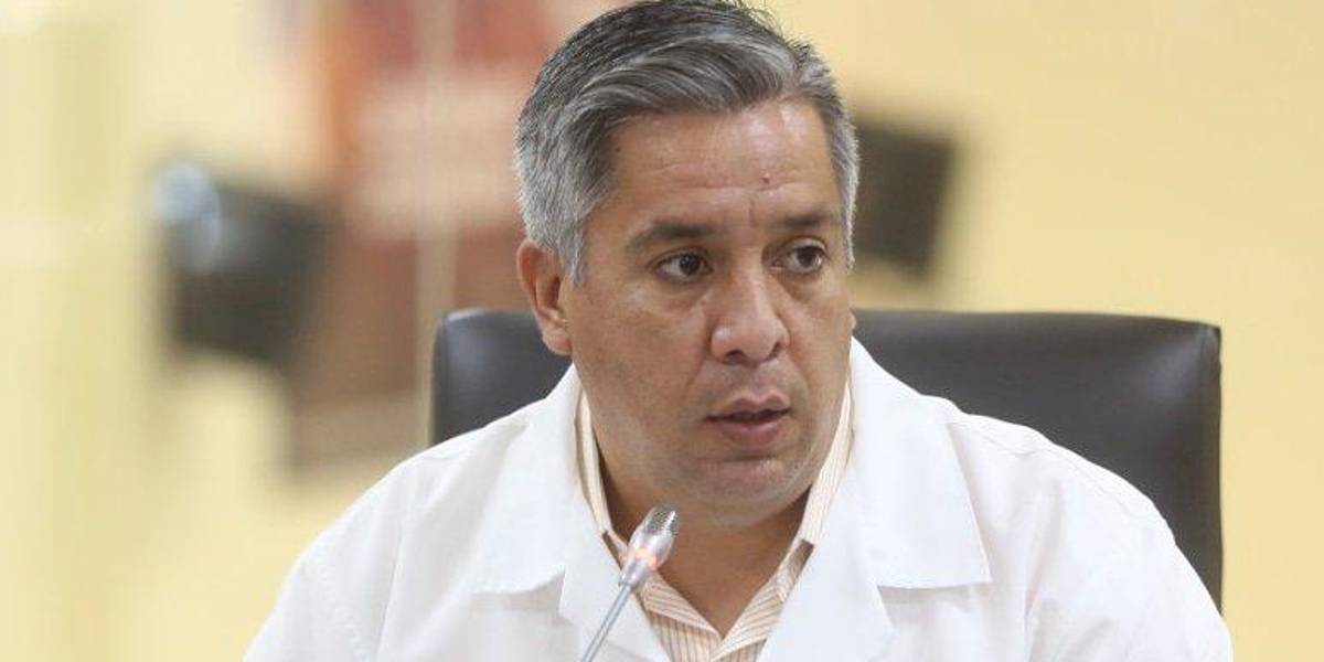 Ministro de Salud anuncia primer caso en Ecuador de la variante sudafricana del COVID