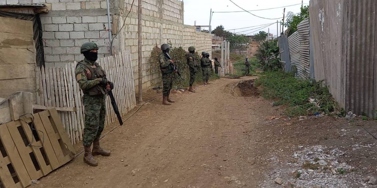 6 detenidos tras intervención policial y militar en Posorja, parroquia de Guayaquil